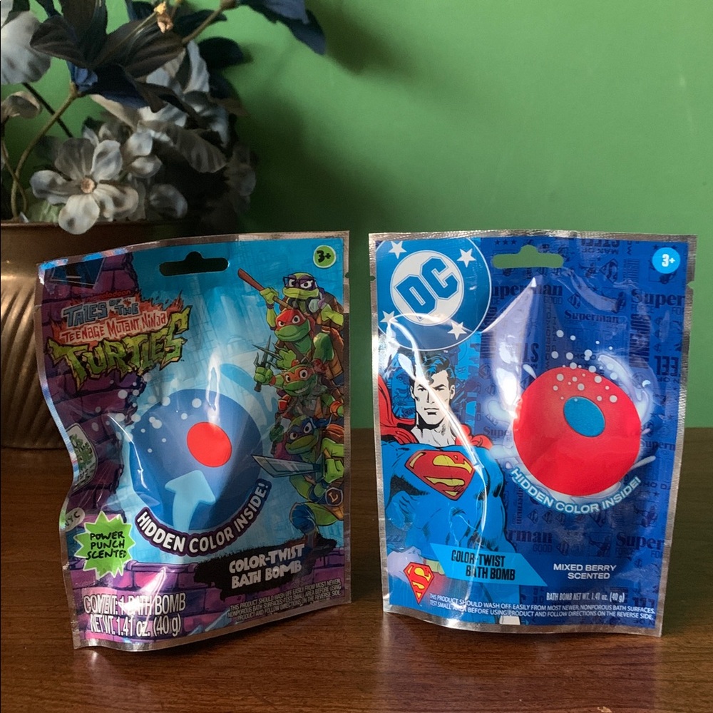 It’s bundle time! NWOT Cartoon Heroes Color Twist Bath Time Set